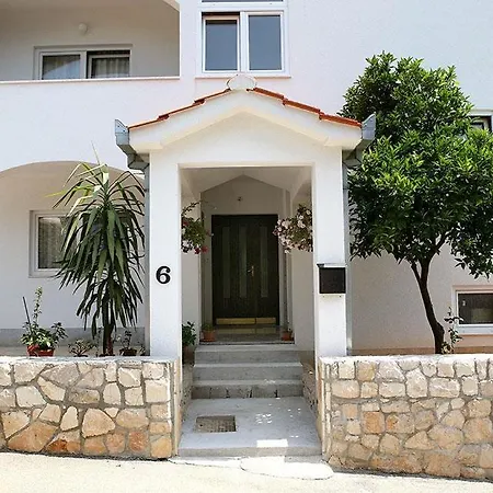 Lukic 1944 Konukevi 3*